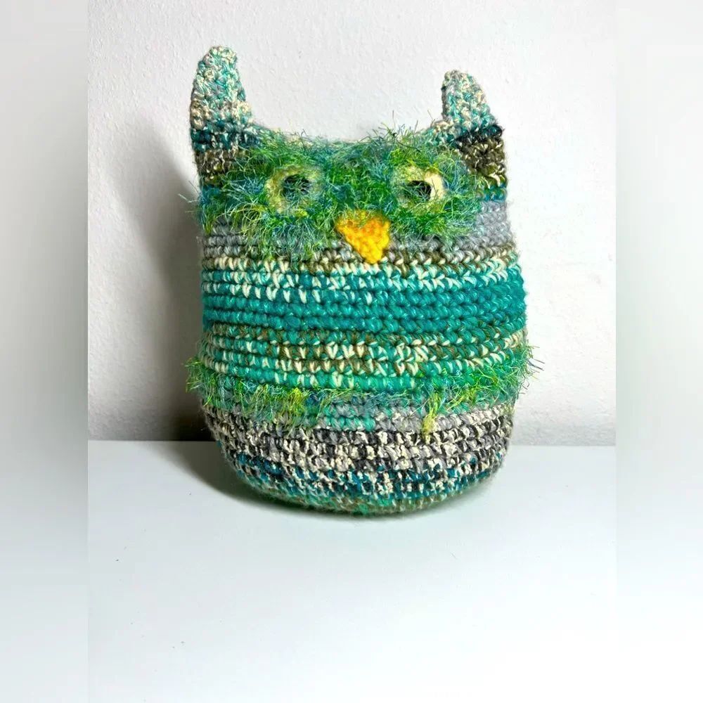Vintage Amish Pattern Crochet Owl Door / Window Stopper Hand made